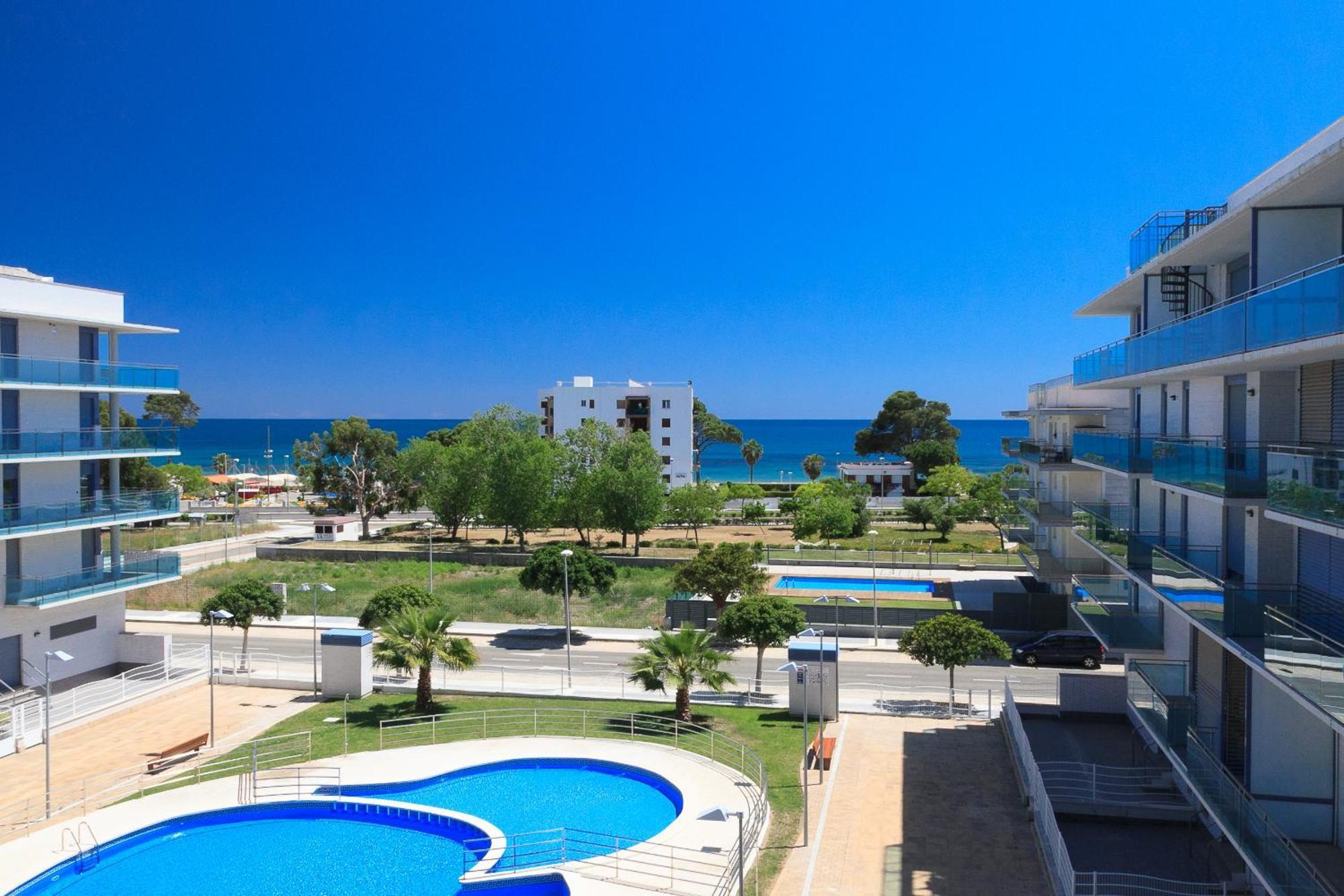 Апартаменты Uhc Mar Augusta Family Complex Камбрильс Номер фото