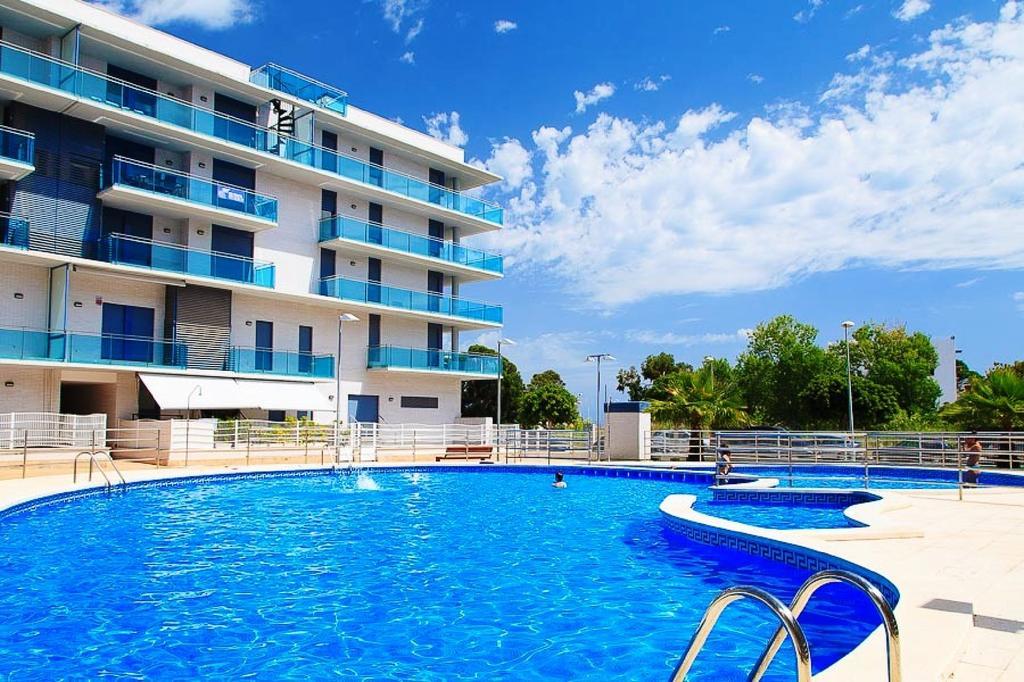 Апартаменты Uhc Mar Augusta Family Complex Камбрильс Номер фото
